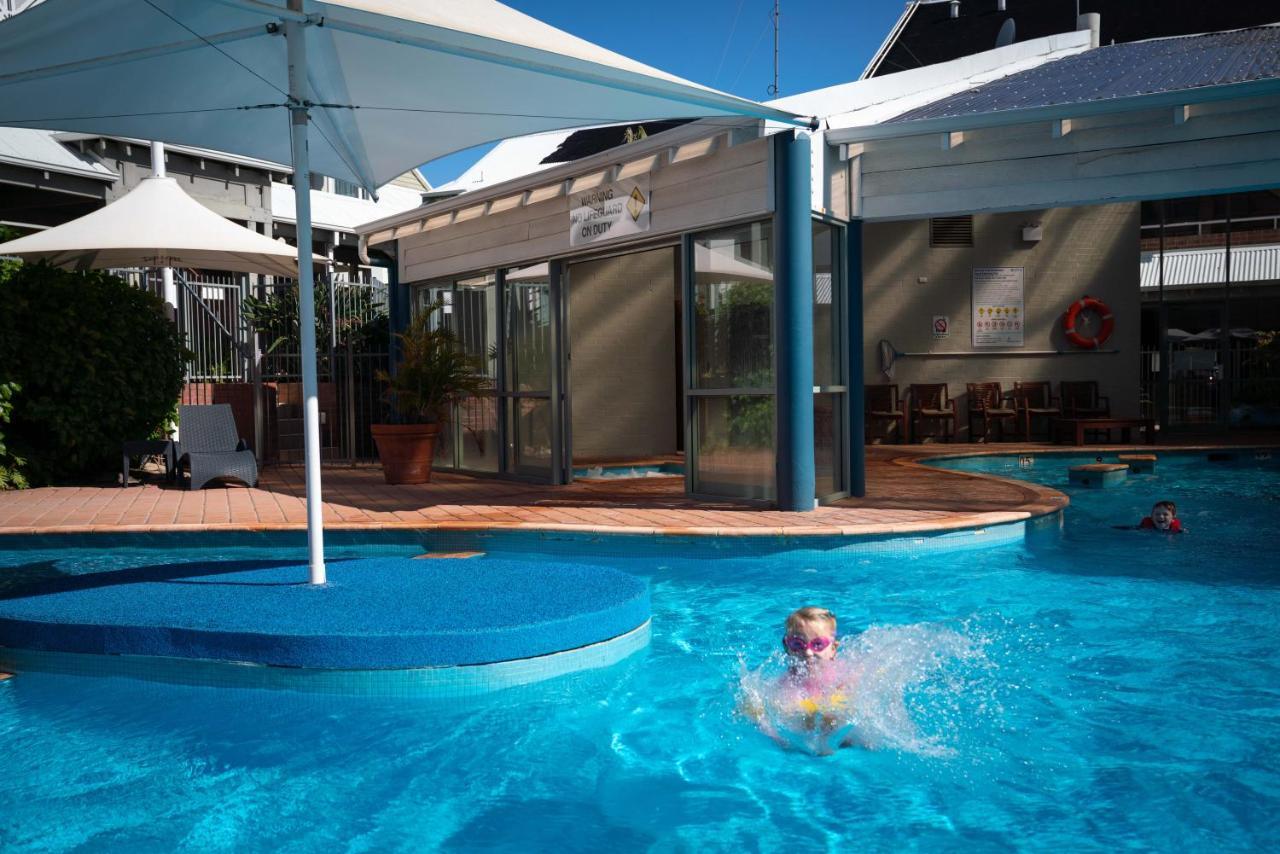บรอดวอเตอร์ รีสอร์ต โคโม Aparthotel เพิร์ท ภายนอก รูปภาพ